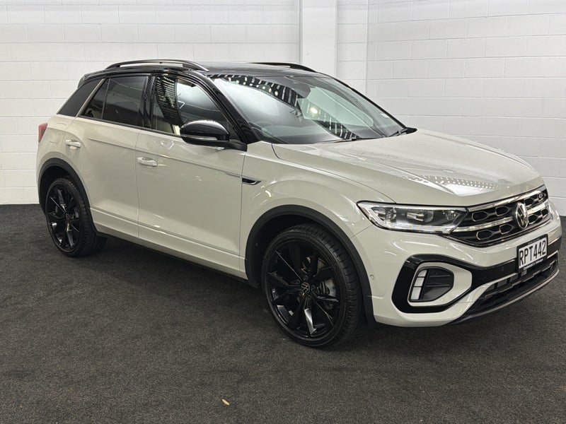 2026 Volkswagen T-Roc 2WD R-LINE image 2