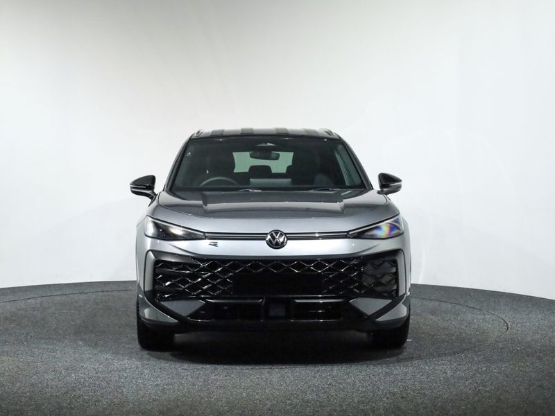 2026 Volkswagen T-Roc e-TSi R Line DSG 110kW image 2