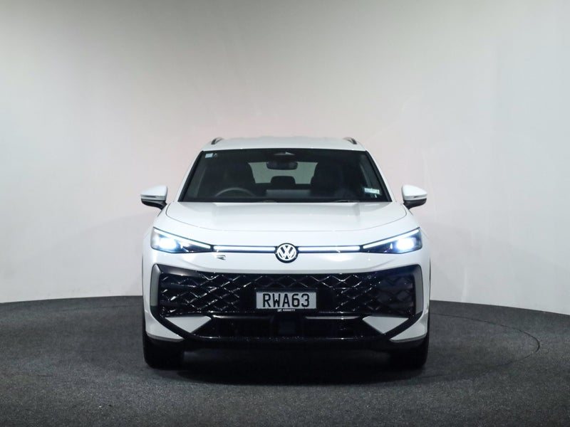 2026 Volkswagen T-Roc e-TSi R Line DSG 110kW image 2