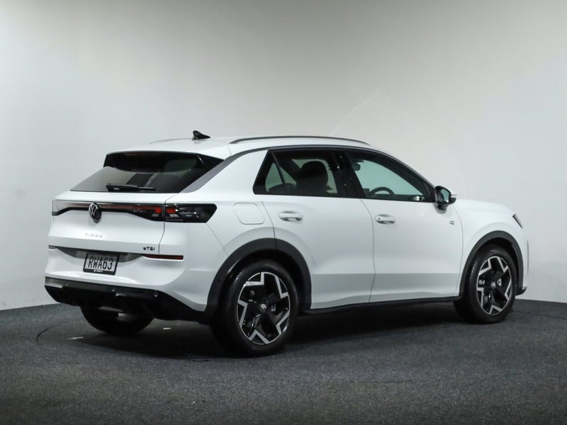 2026 Volkswagen T-Roc e-TSi R Line DSG 110kW image 5