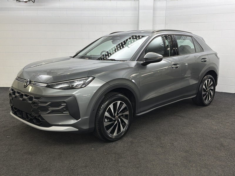 2026 Volkswagen T-Roc Hybrid | Life image 3