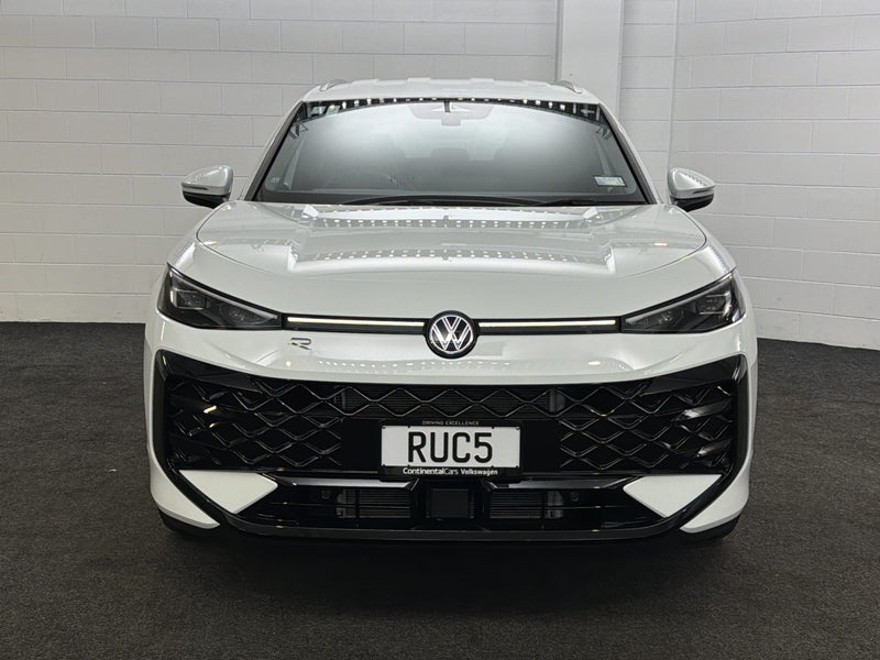 2026 Volkswagen T-Roc HYBRID | R-LINE image 2