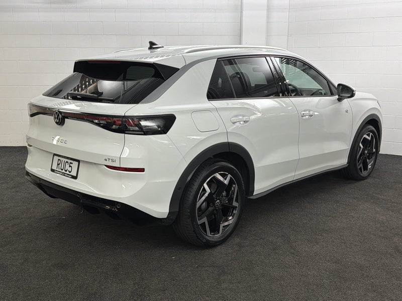 2026 Volkswagen T-Roc HYBRID | R-LINE image 4