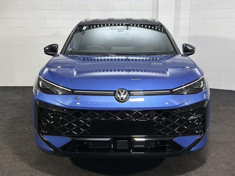 2026 Volkswagen T-Roc HYBRID | R-LINE image 2