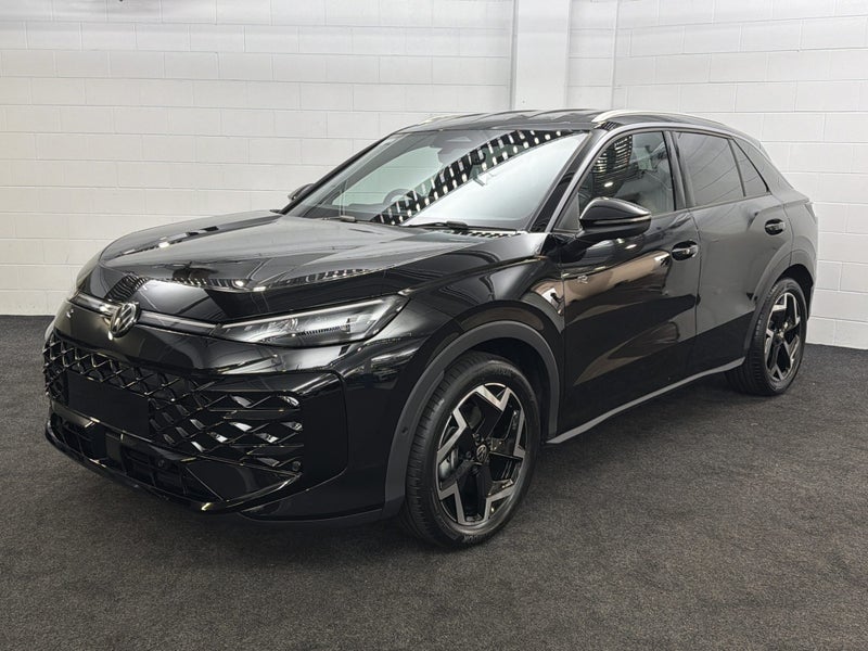 2026 Volkswagen T-Roc HYBRID | R-LINE image 3
