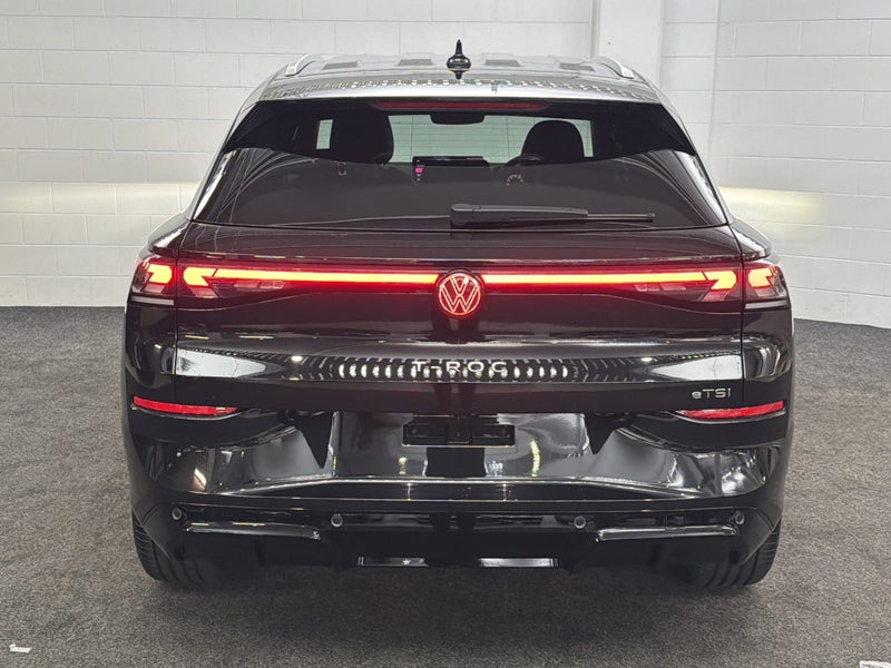 2026 Volkswagen T-Roc HYBRID | R-LINE image 5