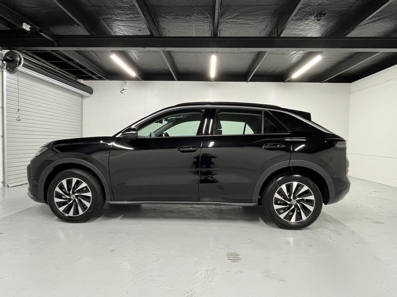 2026 Volkswagen T-Roc Life 1.5 eTSI image 4