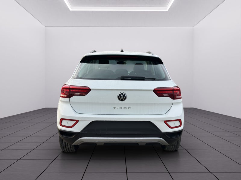 2026 Volkswagen T-Roc Life image 3