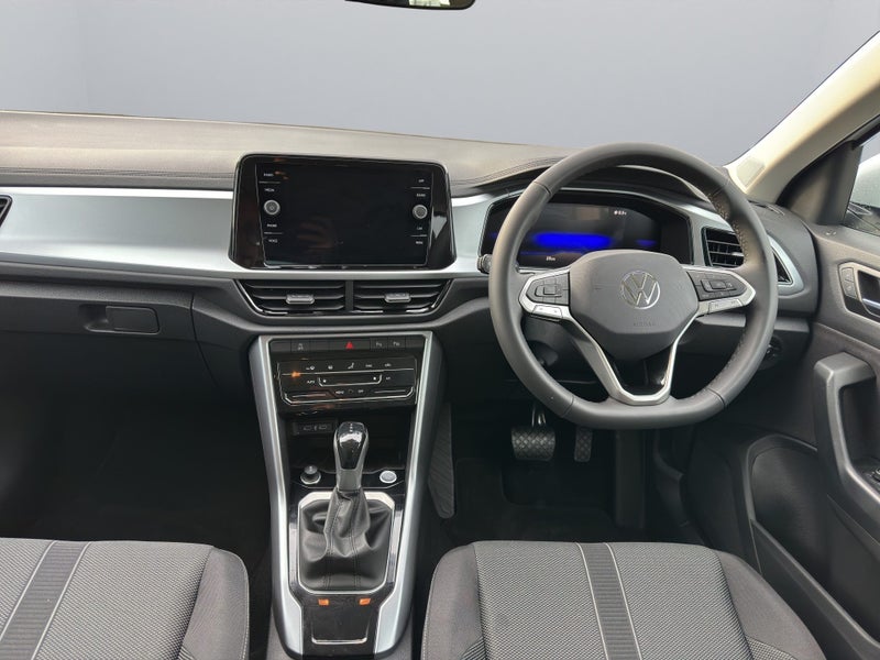 2026 Volkswagen T-Roc Life image 4