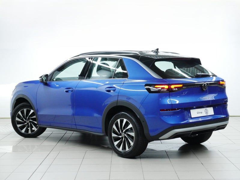 2026 Volkswagen T-Roc Life image 3