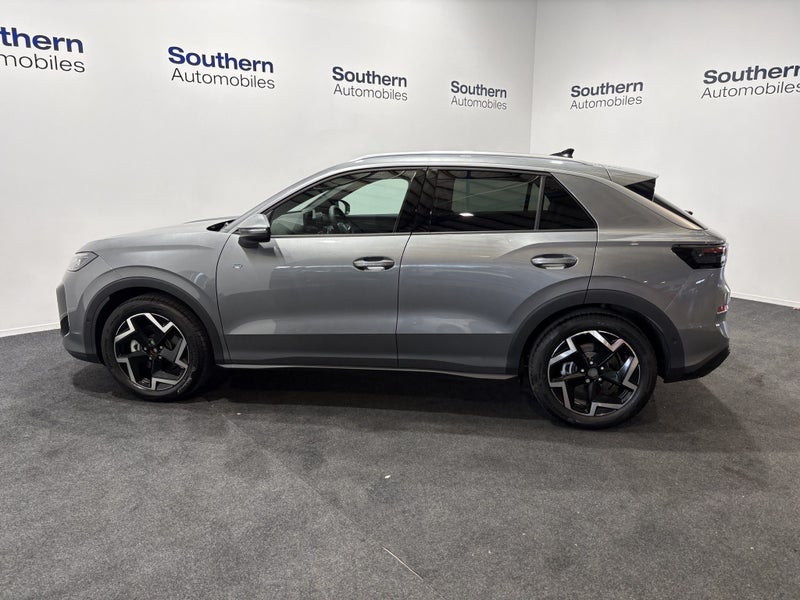 2026 Volkswagen T-Roc R-Line image 4