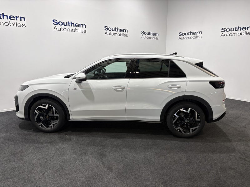2026 Volkswagen T-Roc R-Line image 4