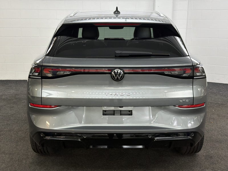 2026 Volkswagen T-Roc R-LINE image 5
