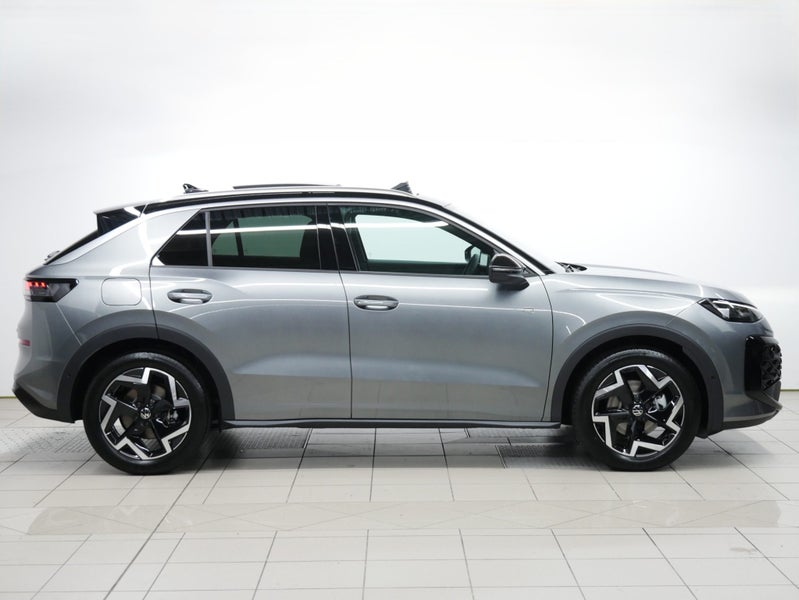 2026 Volkswagen T-Roc R-Line image 5