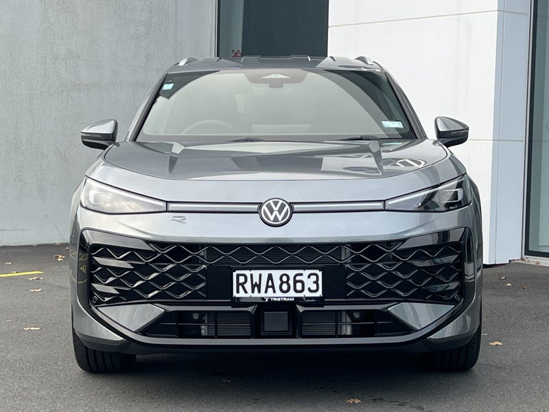 2026 Volkswagen T-Roc R-LINE 1.5 MHEV image 2