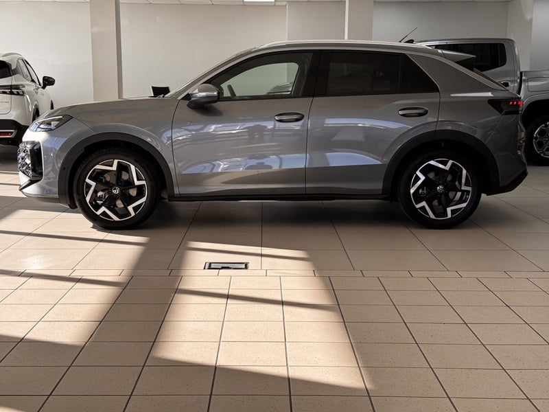2026 Volkswagen T-Roc R-Line 1.5Pmht/7At image 4
