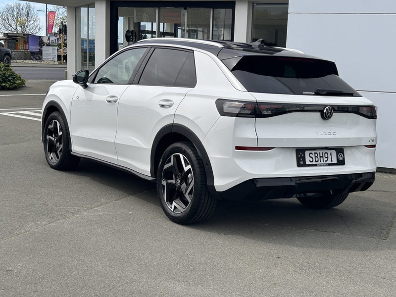 2026 Volkswagen T-Roc R-Line 1.5Pmht/7At image 3
