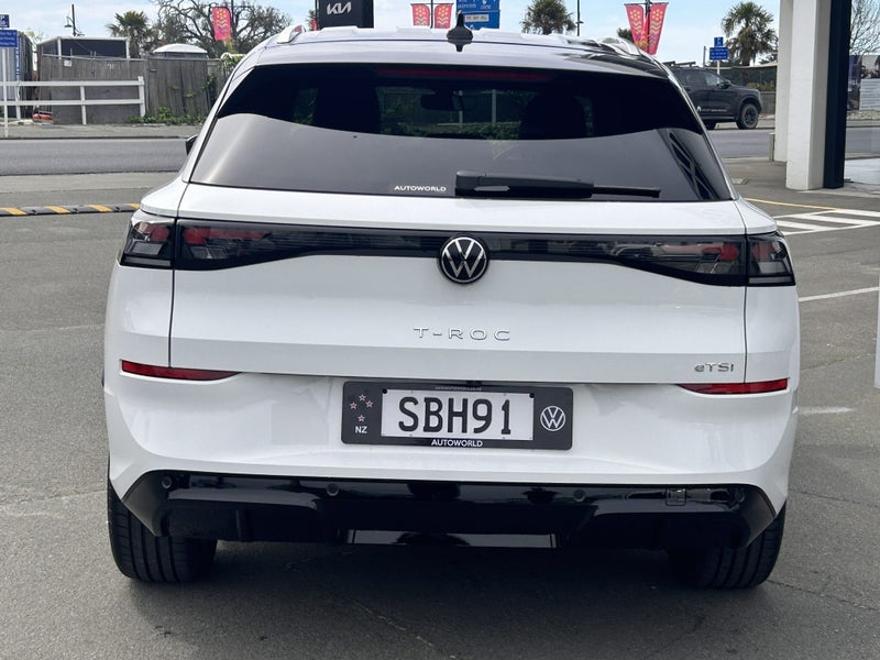 2026 Volkswagen T-Roc R-Line 1.5Pmht/7At image 4