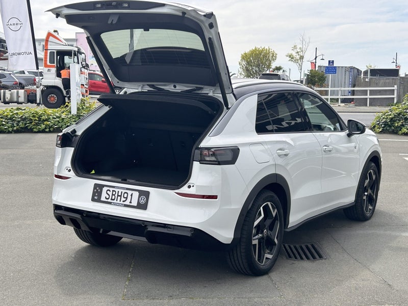 2026 Volkswagen T-Roc R-Line 1.5Pmht/7At image 5