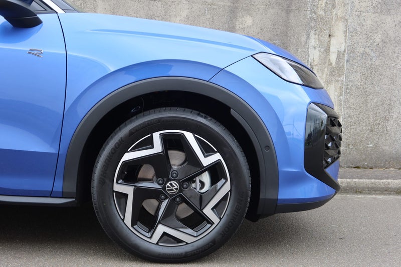 2026 Volkswagen T-Roc R-Line image 3