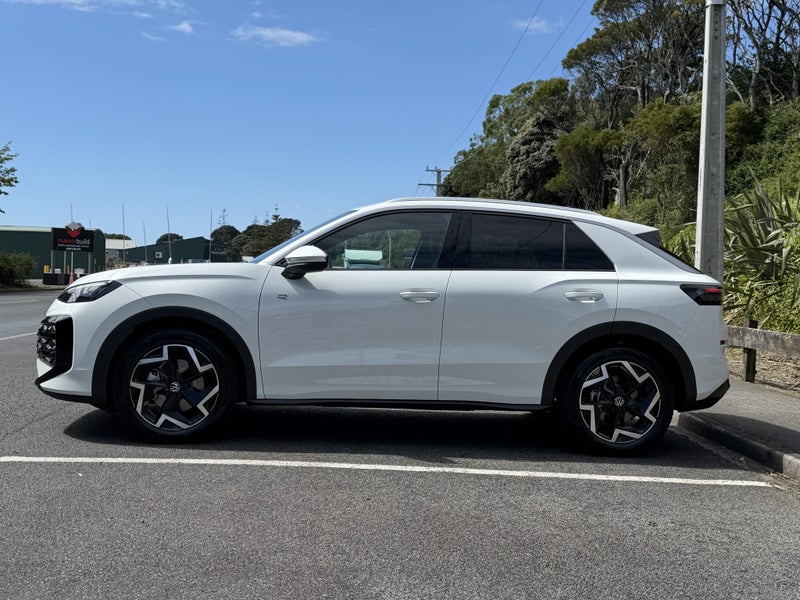 2026 Volkswagen T-Roc R-Line image 5