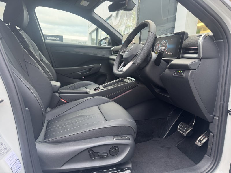 2026 Volkswagen T-Roc R-Line image 2