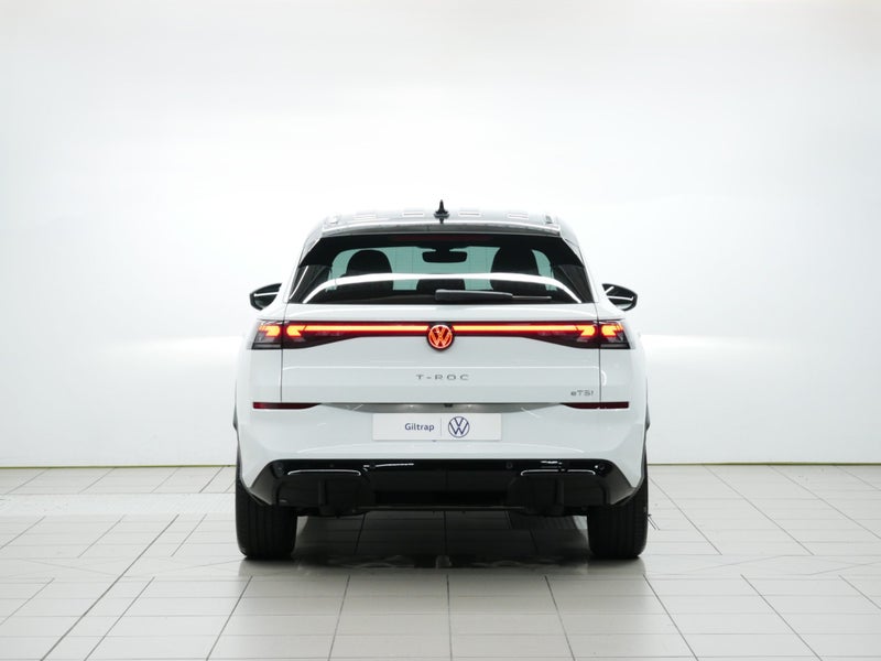 2026 Volkswagen T-Roc R-Line image 4
