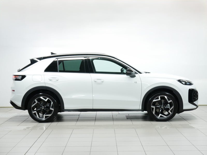 2026 Volkswagen T-Roc R-Line image 5
