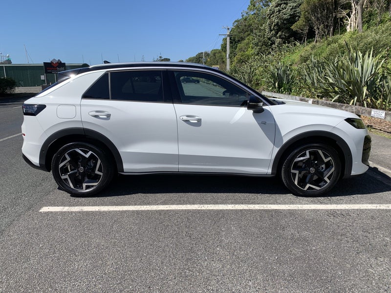2026 Volkswagen T-Roc R-Line image 5