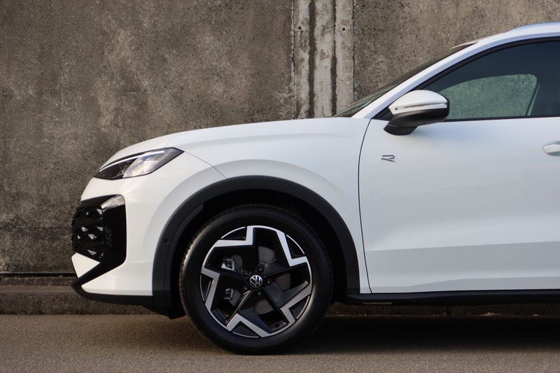 2026 Volkswagen T-Roc R-Line image 4