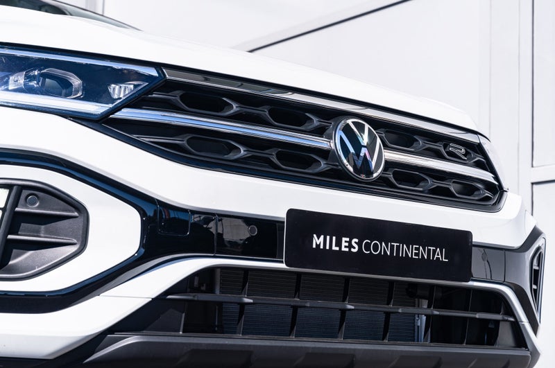 2026 Volkswagen T-Roc R-Line 2WD Facelift Petro... image 2