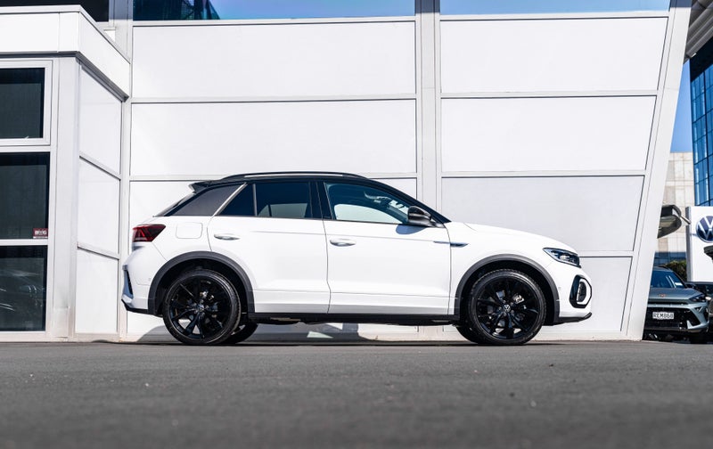 2026 Volkswagen T-Roc R-Line 2WD Facelift Petro... image 3