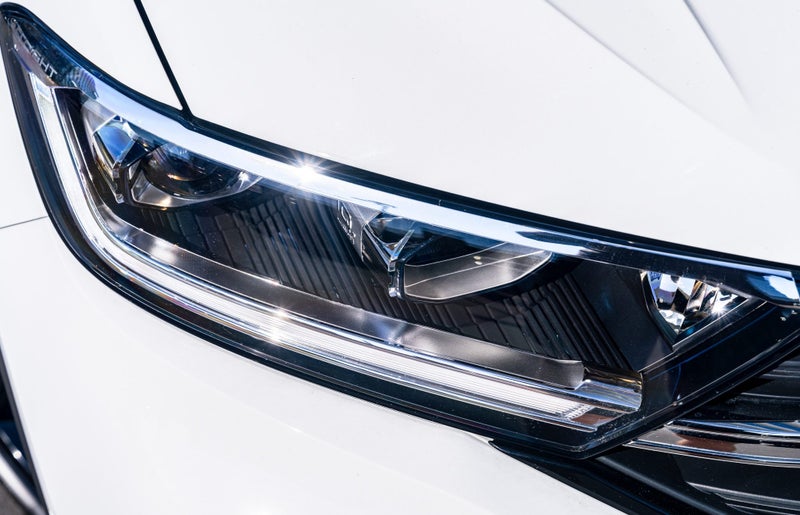 2026 Volkswagen T-Roc R-Line 2WD Facelift Petro... image 5