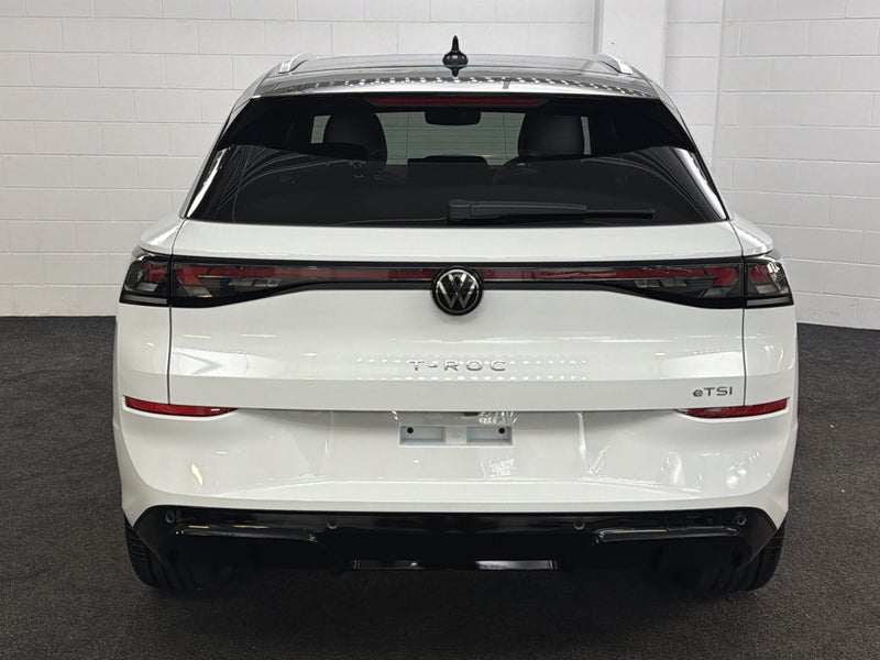 2026 Volkswagen T-Roc R-LINE image 2