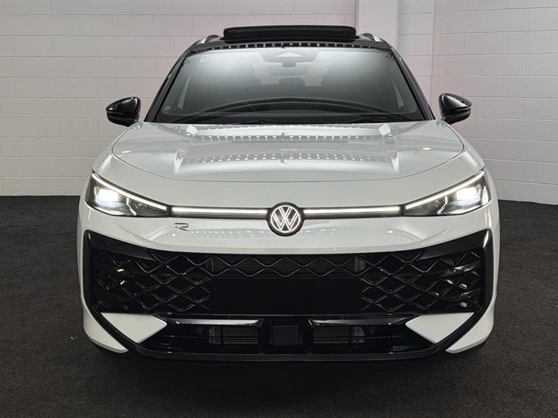 2026 Volkswagen T-Roc R-LINE image 3