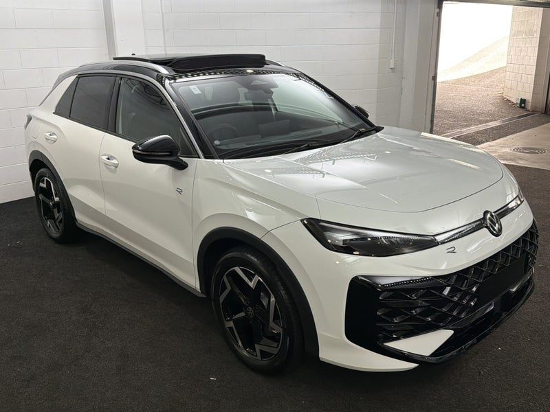 2026 Volkswagen T-Roc R-LINE image 5