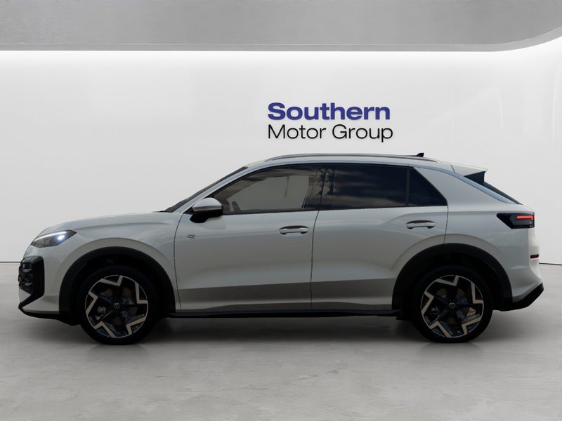 2026 Volkswagen T-Roc R-Line image 4