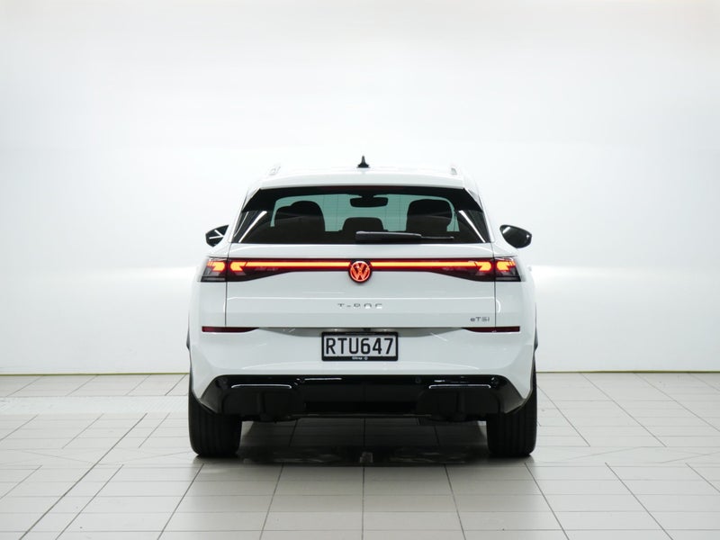 2026 Volkswagen T-Roc R-Line image 4