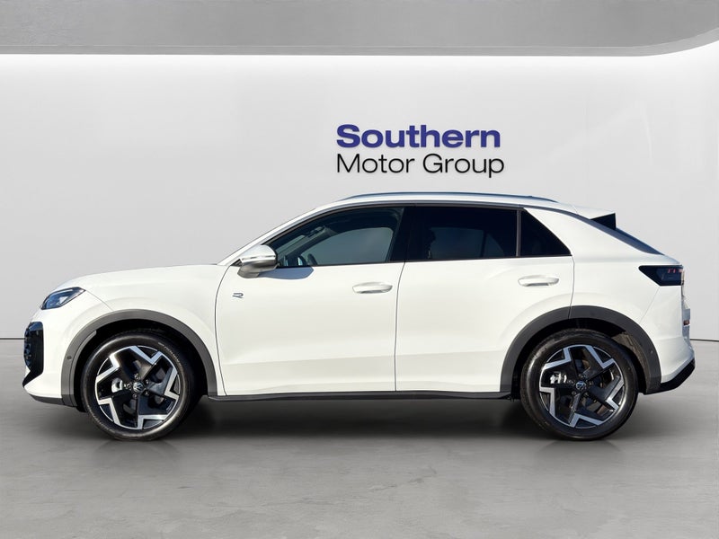 2026 Volkswagen T-Roc R-Line image 4