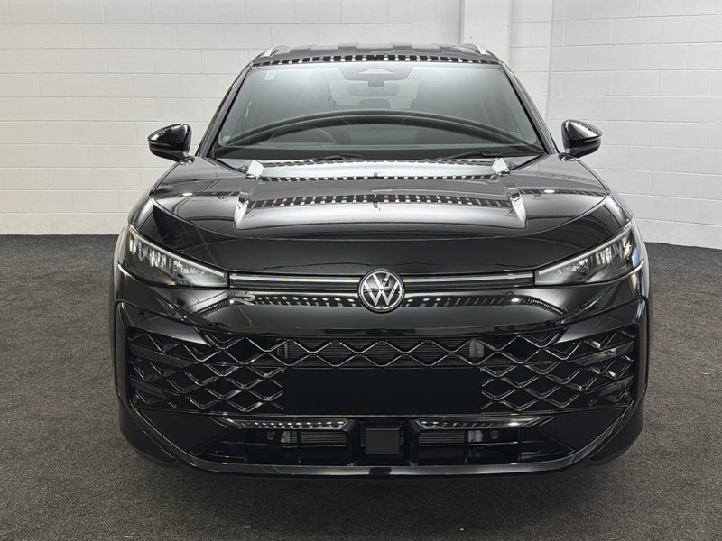 2026 Volkswagen T-Roc R-LINE image 4