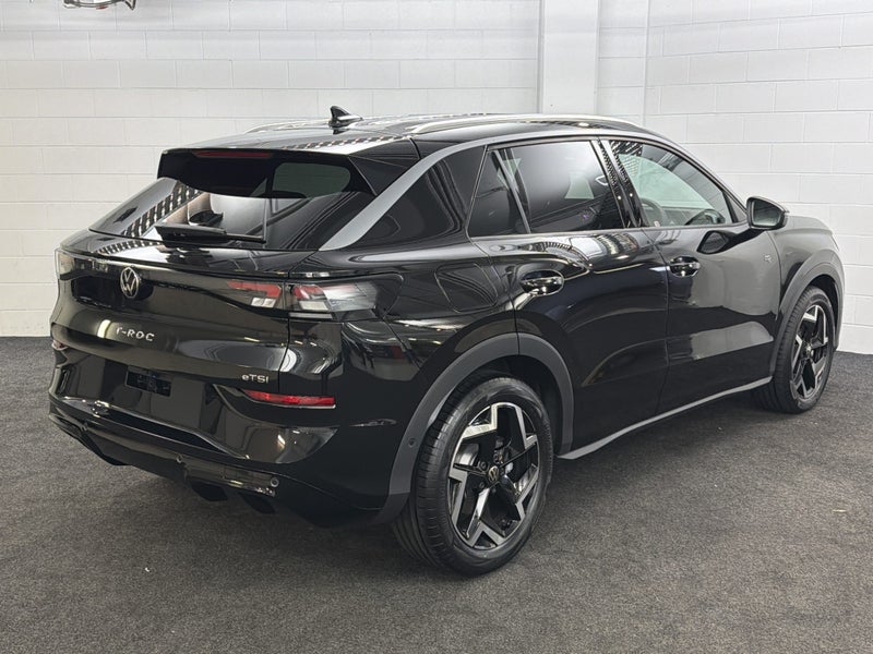 2026 Volkswagen T-Roc R-LINE image 5