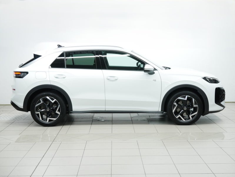 2026 Volkswagen T-Roc R-Line image 5