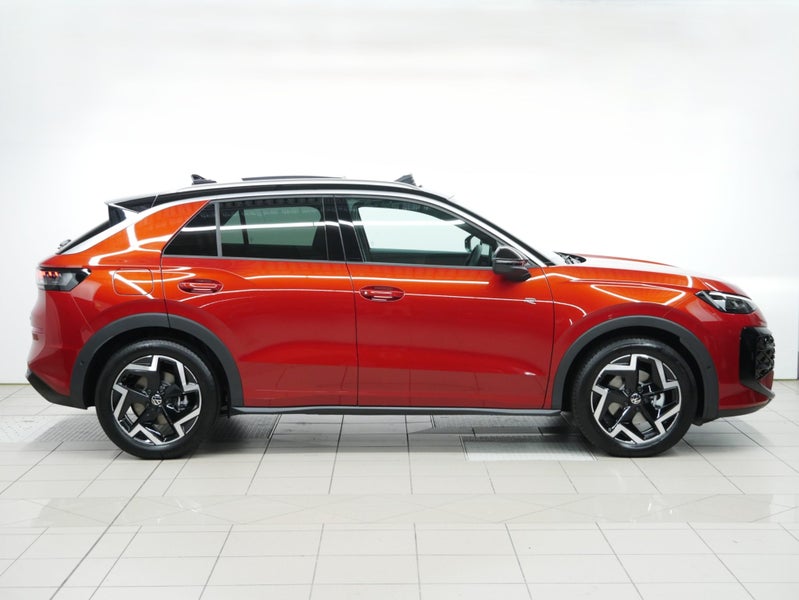 2026 Volkswagen T-Roc R-Line image 4