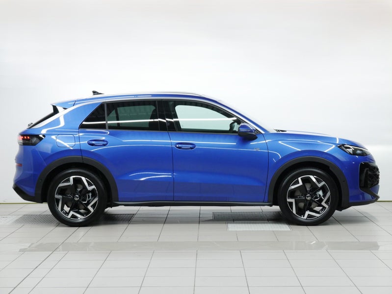 2026 Volkswagen T-Roc R-Line image 5