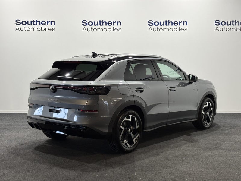 2026 Volkswagen T-Roc R-Line image 4