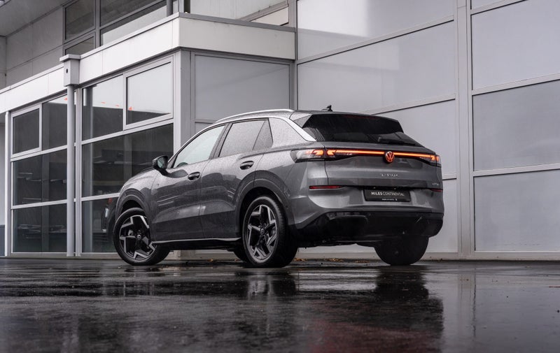 2026 Volkswagen T-Roc R-Line Launch Edition 1.5... image 4