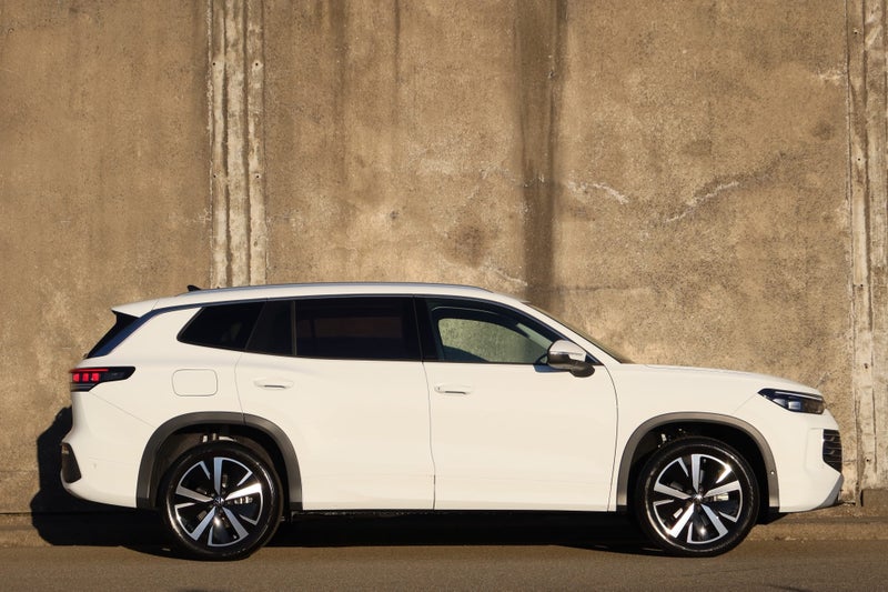 2026 Volkswagen Tayron Elegance image 2