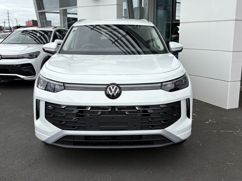 2026 Volkswagen Tayron Elegance AWD 2.0T image 2