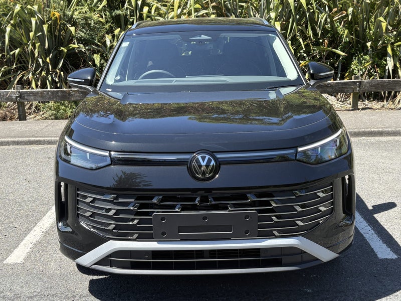 2026 Volkswagen Tayron Elegance AWD image 3