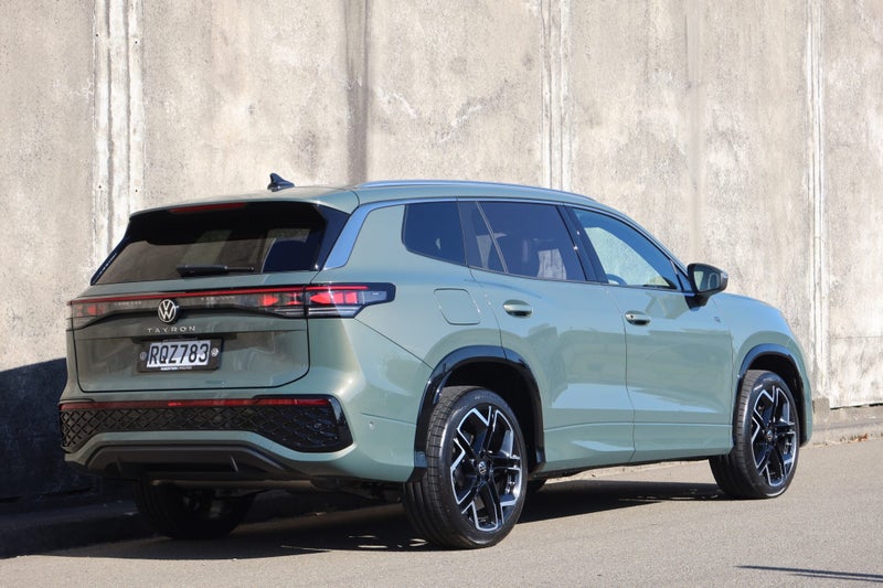 2026 Volkswagen Tayron R-Line AWD image 3
